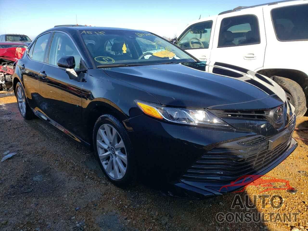 TOYOTA CAMRY 2018 - 4T1B11HK0JU089916