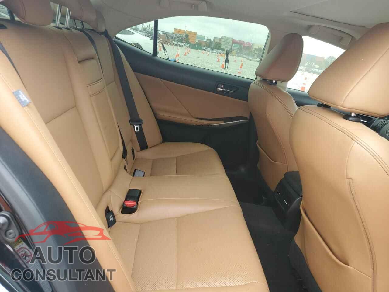LEXUS IS 2015 - JTHCF1D28F5018883