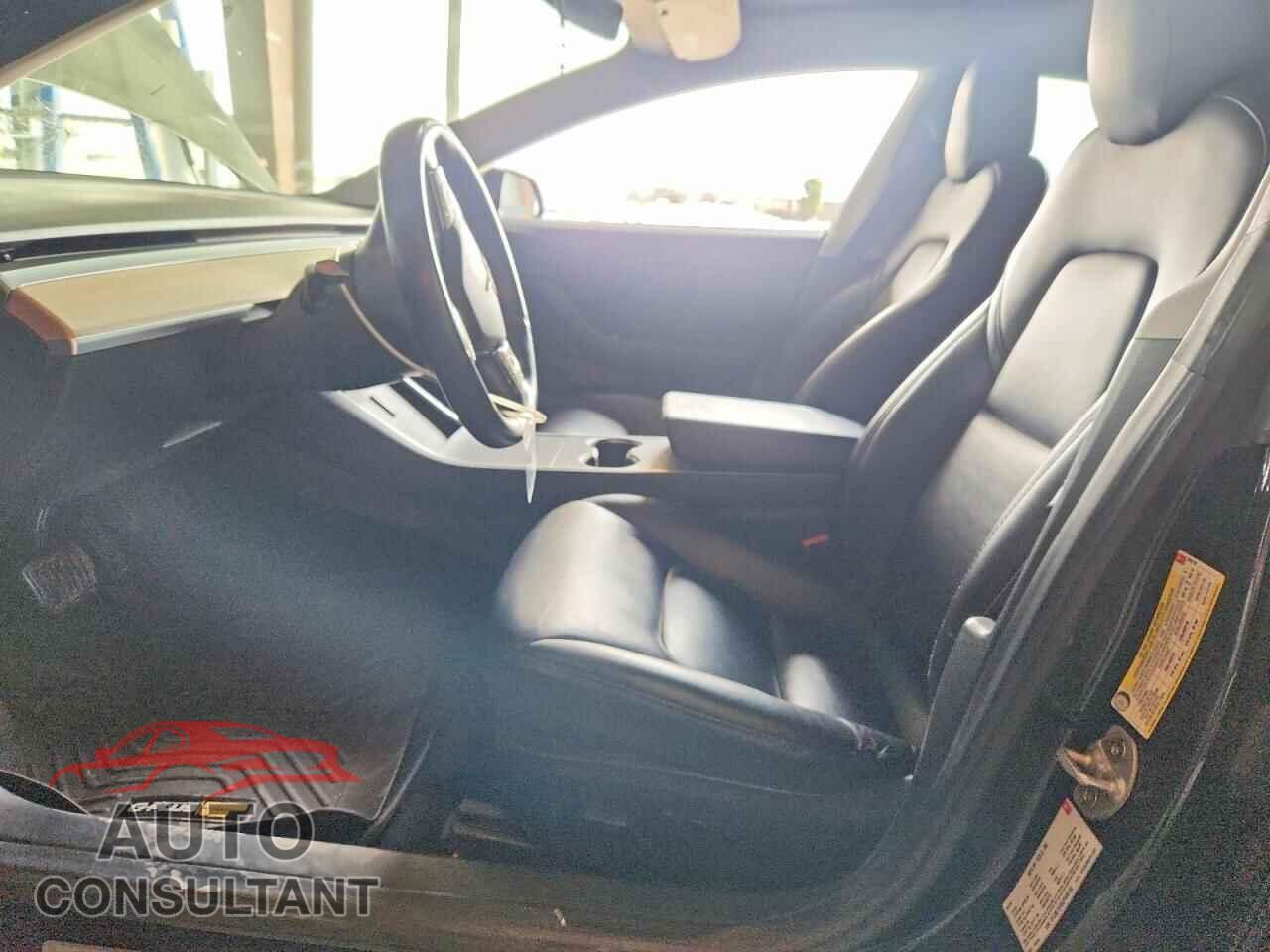 TESLA MODEL 3 2018 - 5YJ3E1EA9JF036102