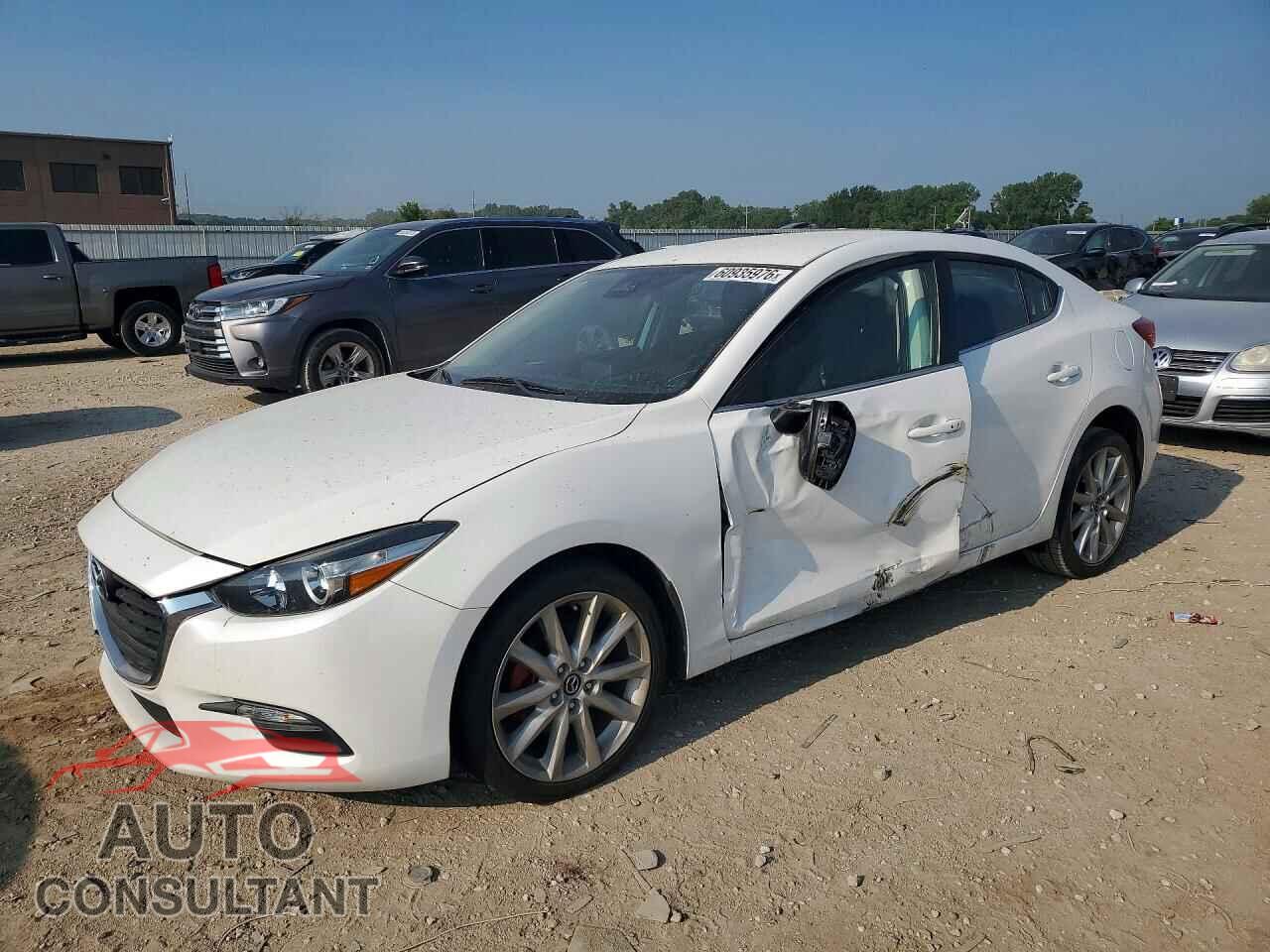 MAZDA 3 2017 - 3MZBN1V79HM135960