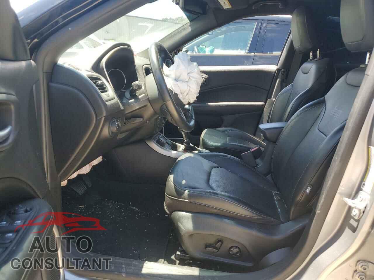 JEEP COMPASS 2020 - 3C4NJDCB7LT209119