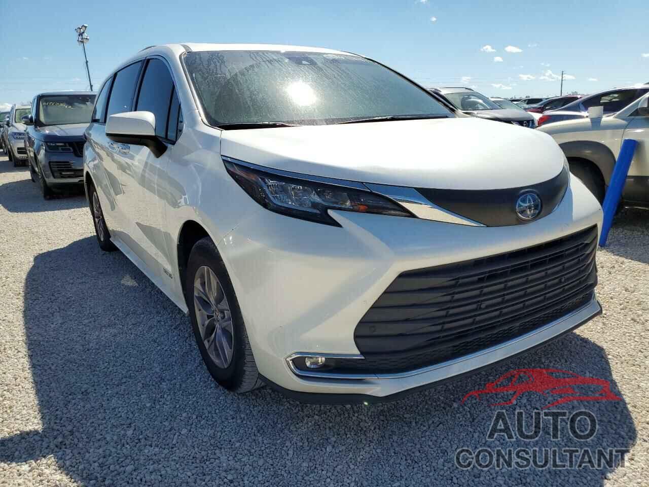 TOYOTA SIENNA 2021 - 5TDYRKEC5MS061774