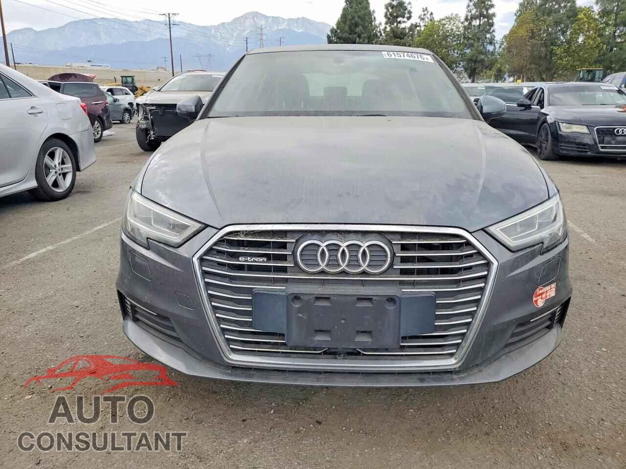 AUDI A3 2017 - WAUTPBFF6HA103409