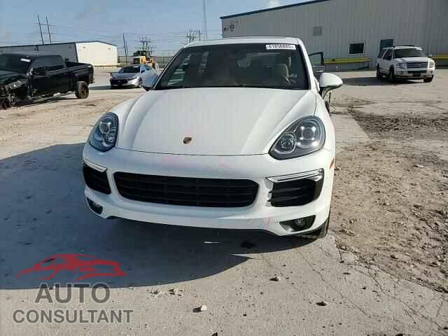 PORSCHE CAYENNE 2017 - WP1AA2A28HKA87576