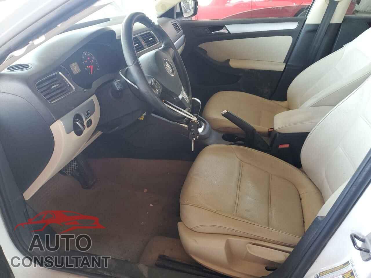 VOLKSWAGEN JETTA 2011 - 3VWLL7AJXBM042709