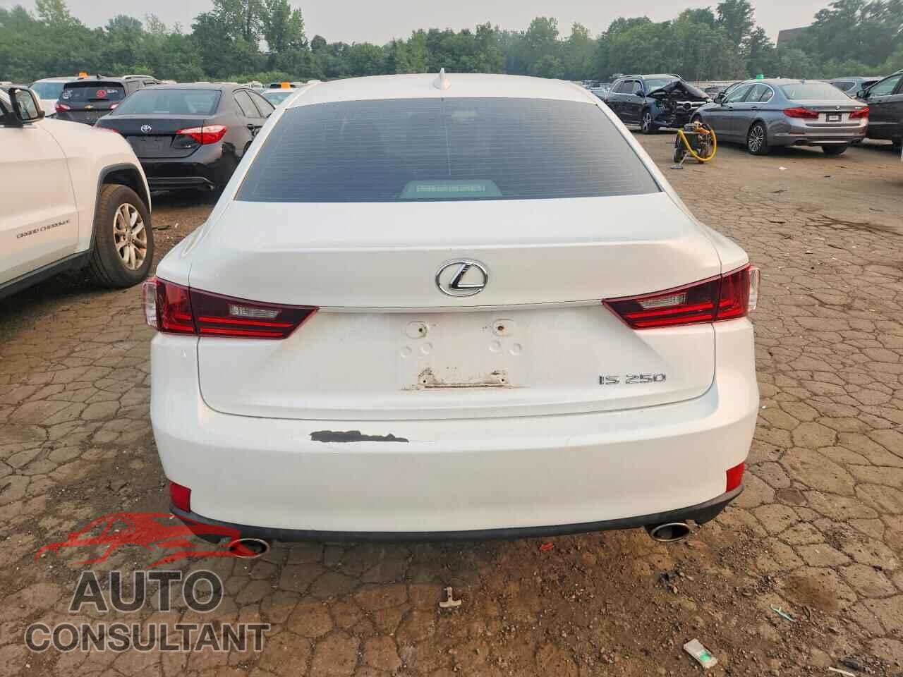 LEXUS IS 2014 - JTHBF1D29E5024511