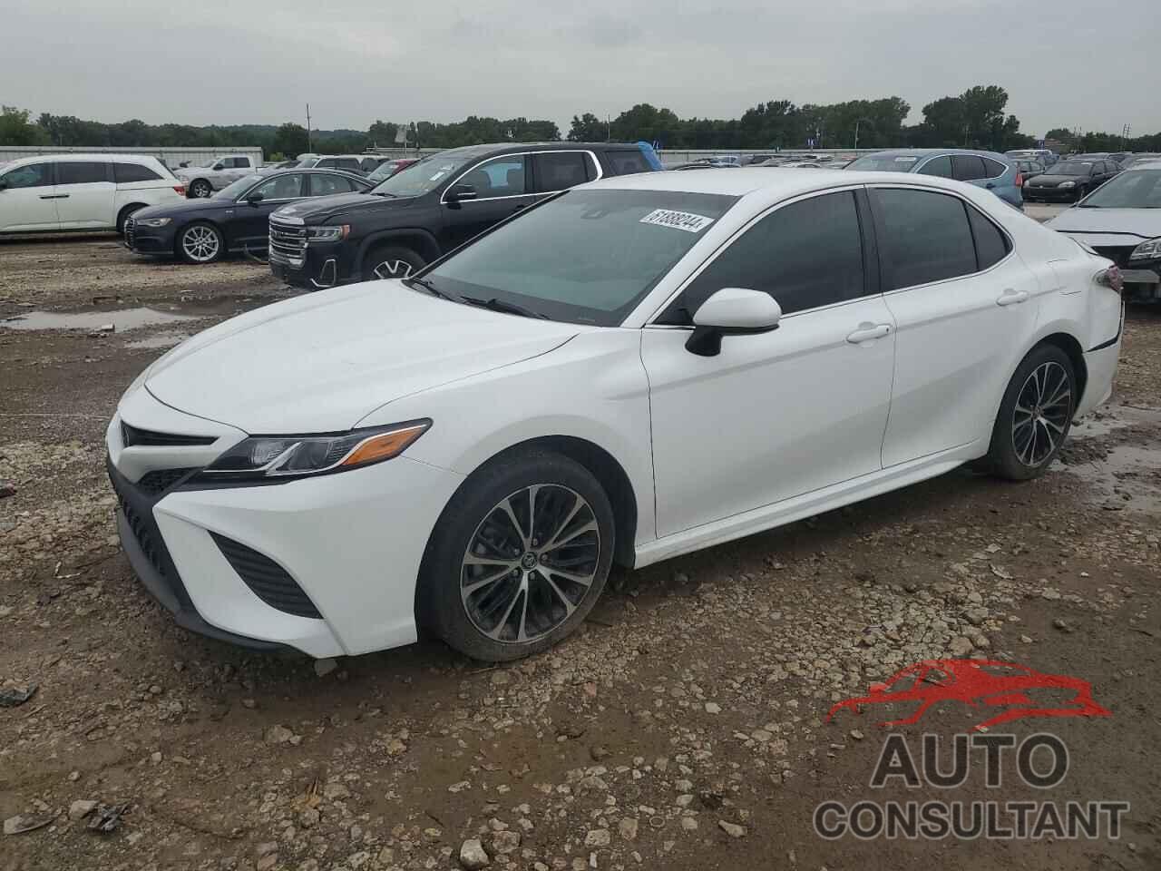 TOYOTA CAMRY 2018 - 4T1B11HK5JU148281