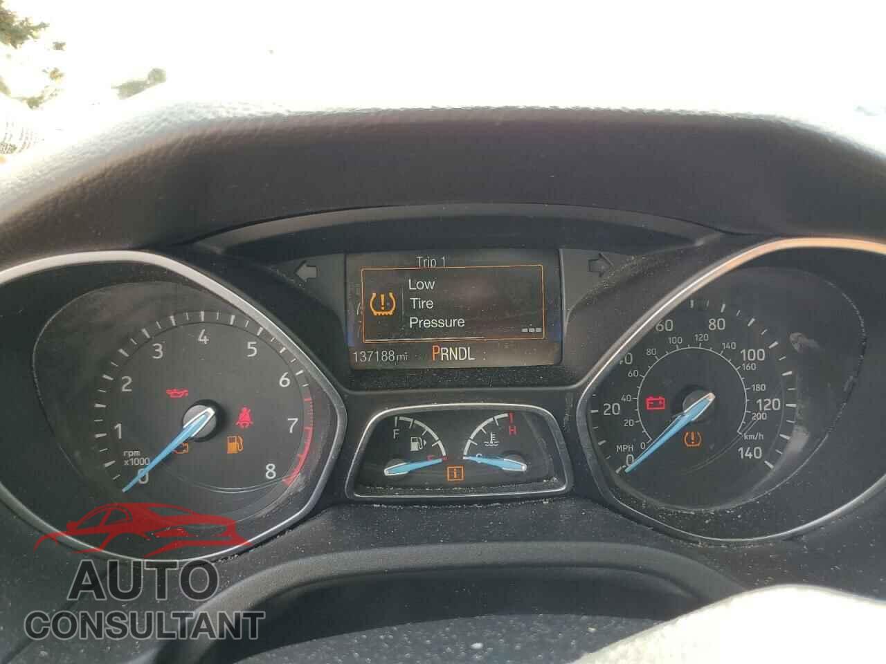 FORD FOCUS 2015 - 1FADP3E20FL248464