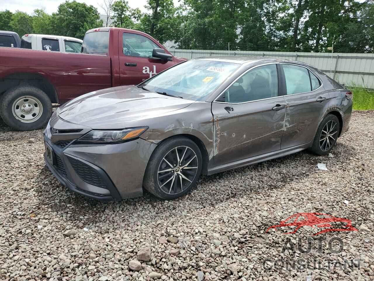 TOYOTA CAMRY 2021 - 4T1G11AK2MU470560