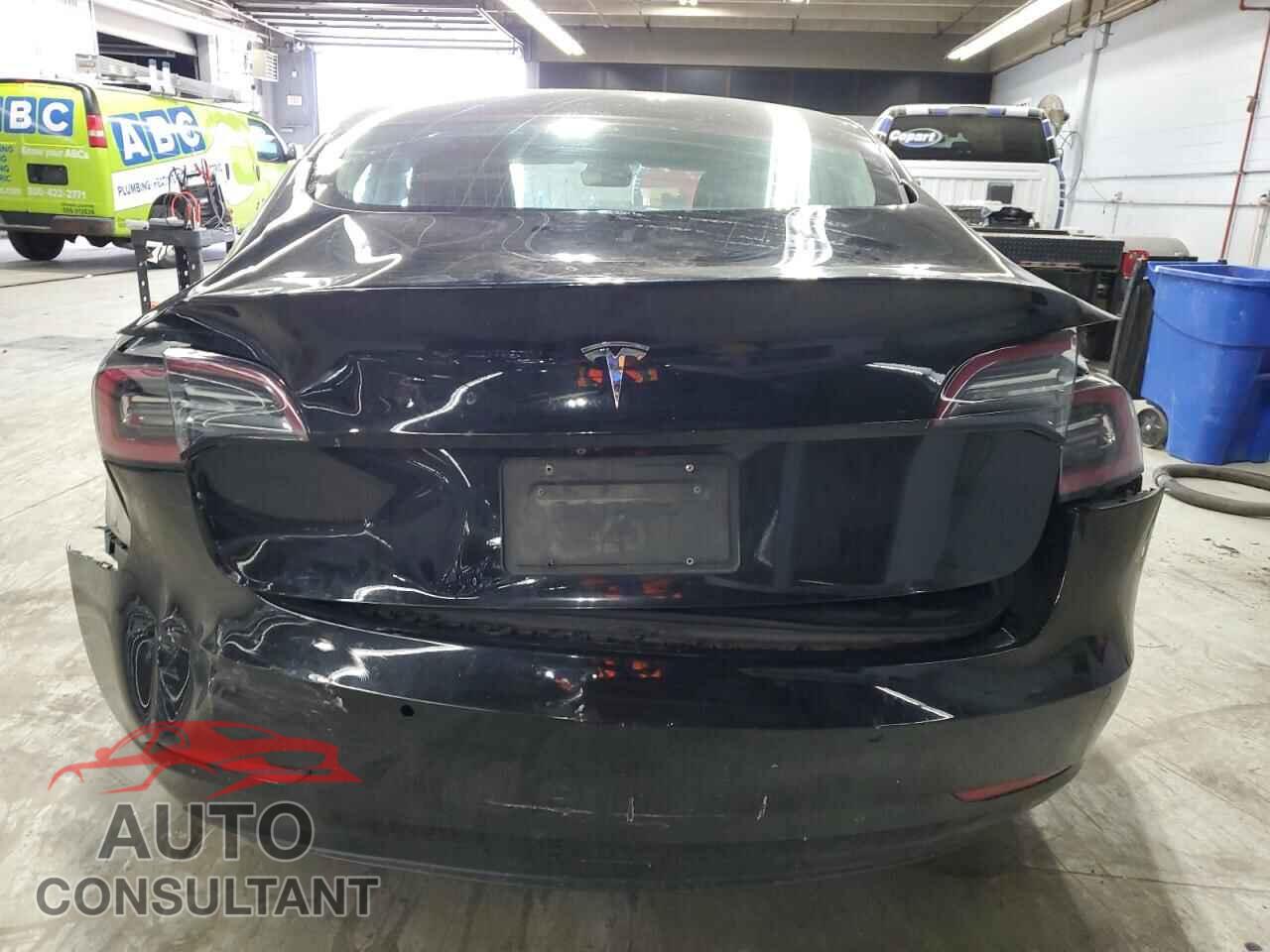TESLA MODEL 3 2019 - 5YJ3E1EA4KF304653