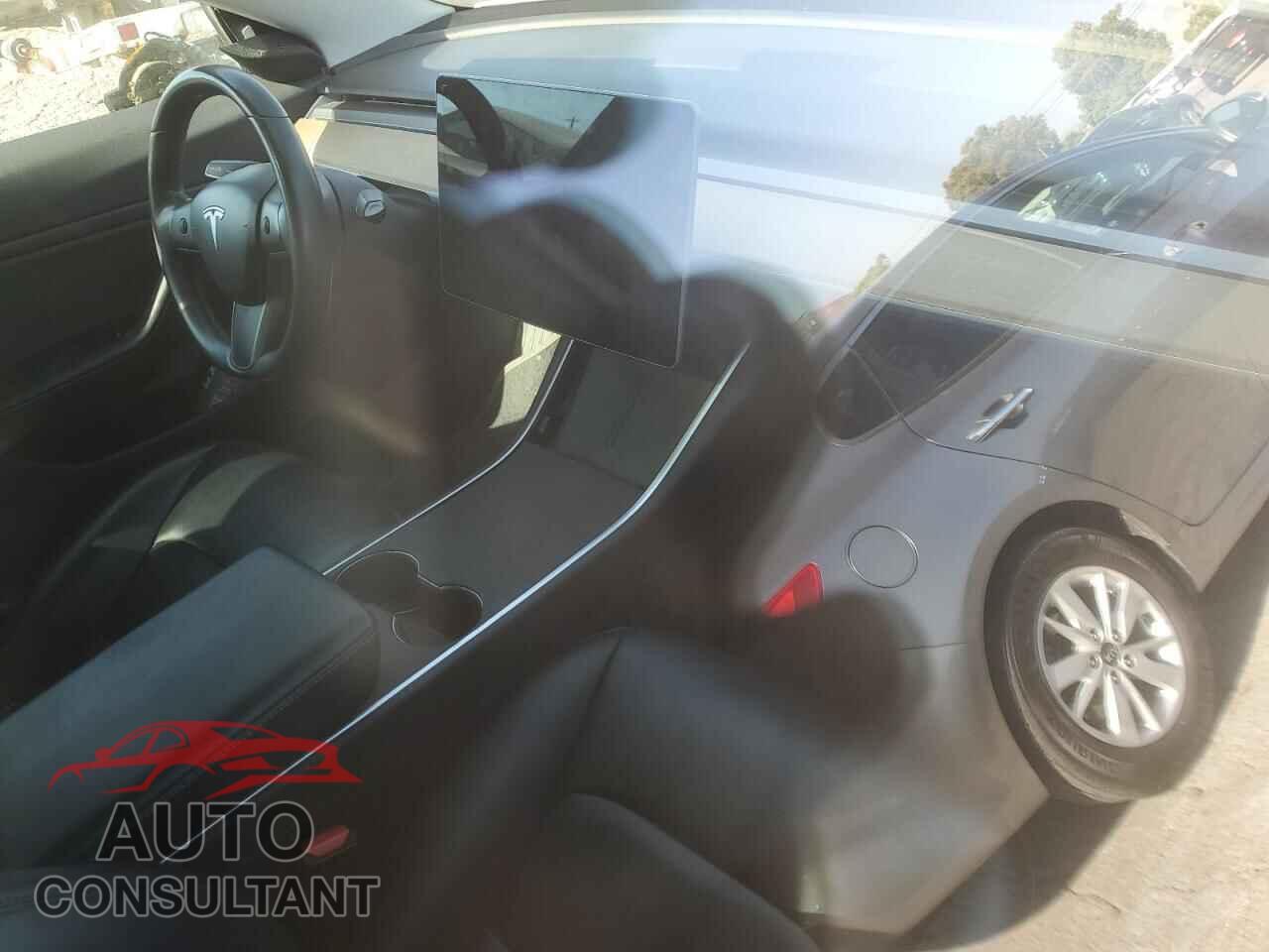 TESLA MODEL 3 2018 - 5YJ3E1EB2JF085313