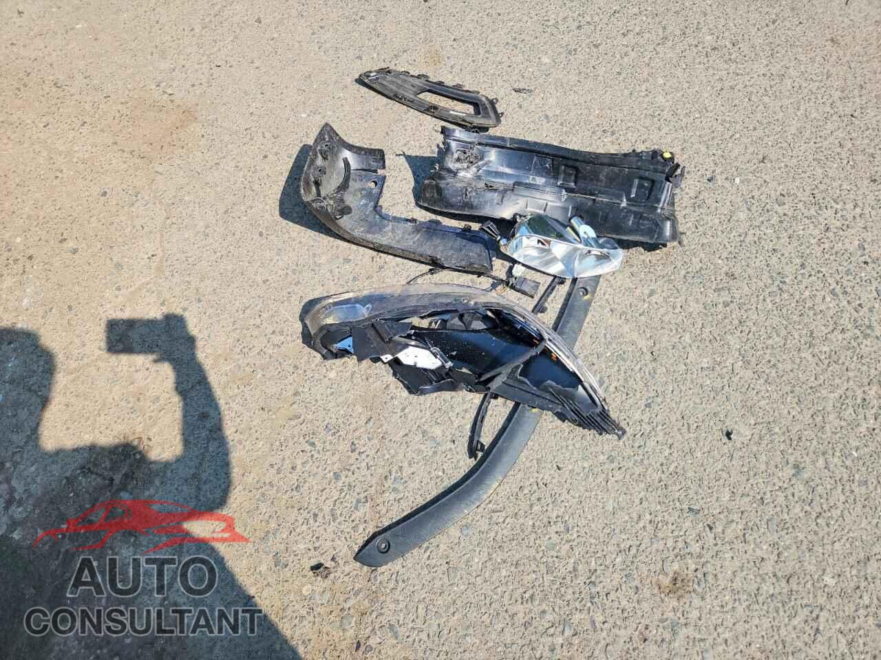 FORD FOCUS 2018 - 1FADP3FE3JL200345