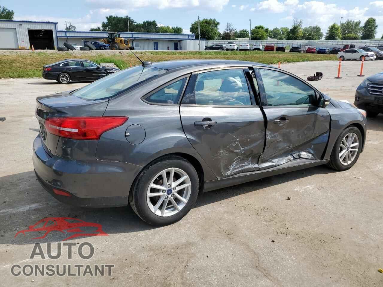 FORD FOCUS 2017 - 1FADP3F22HL303577