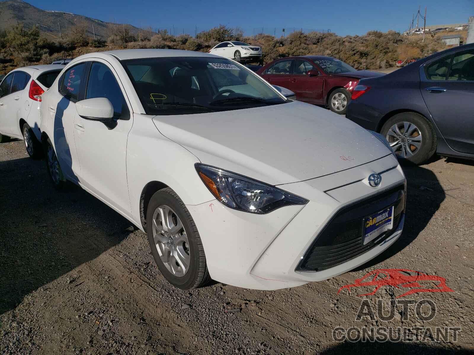 TOYOTA YARIS 2017 - 3MYDLBYV5HY163637