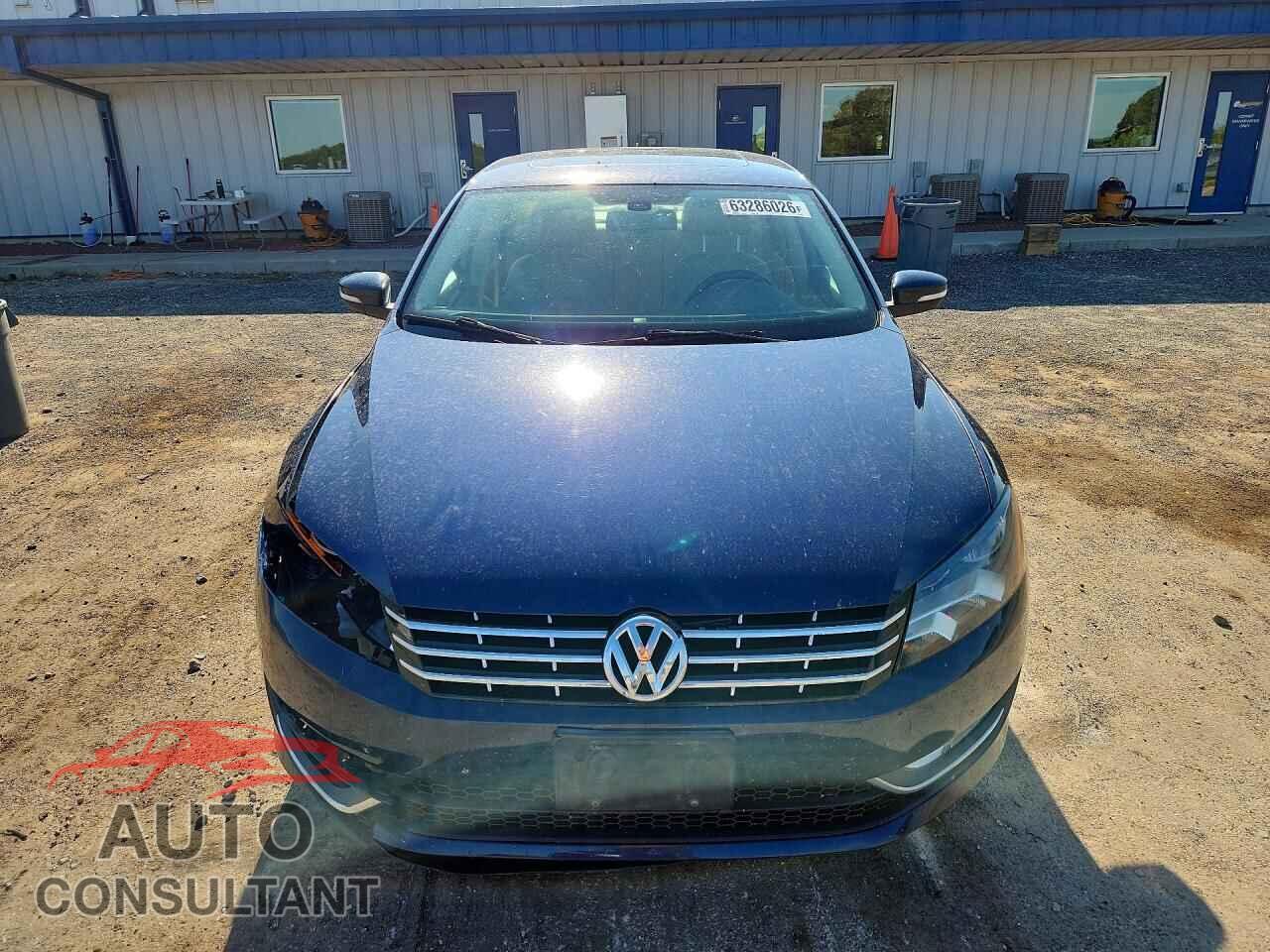 VOLKSWAGEN PASSAT 2013 - 1VWCH7A38DC058043