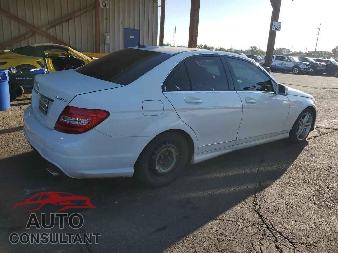 MERCEDES-BENZ C-CLASS 2012 - WDDGF8BB6CR228584