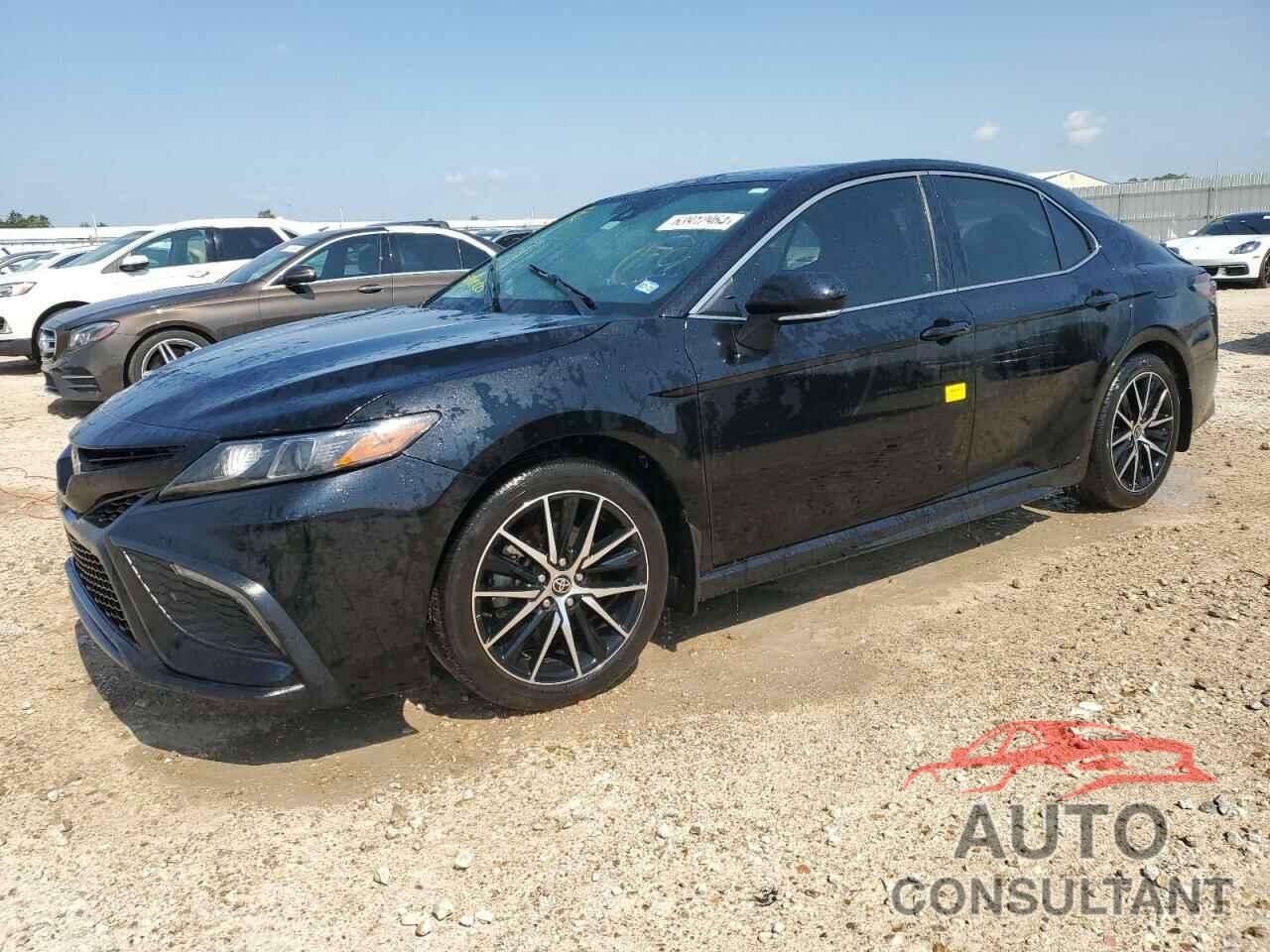 TOYOTA CAMRY 2022 - 4T1G11AK3NU668744