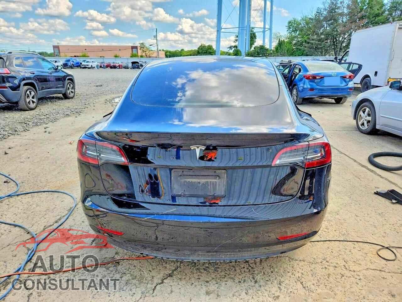 TESLA MODEL 3 2023 - 5YJ3E1EA4PF689235