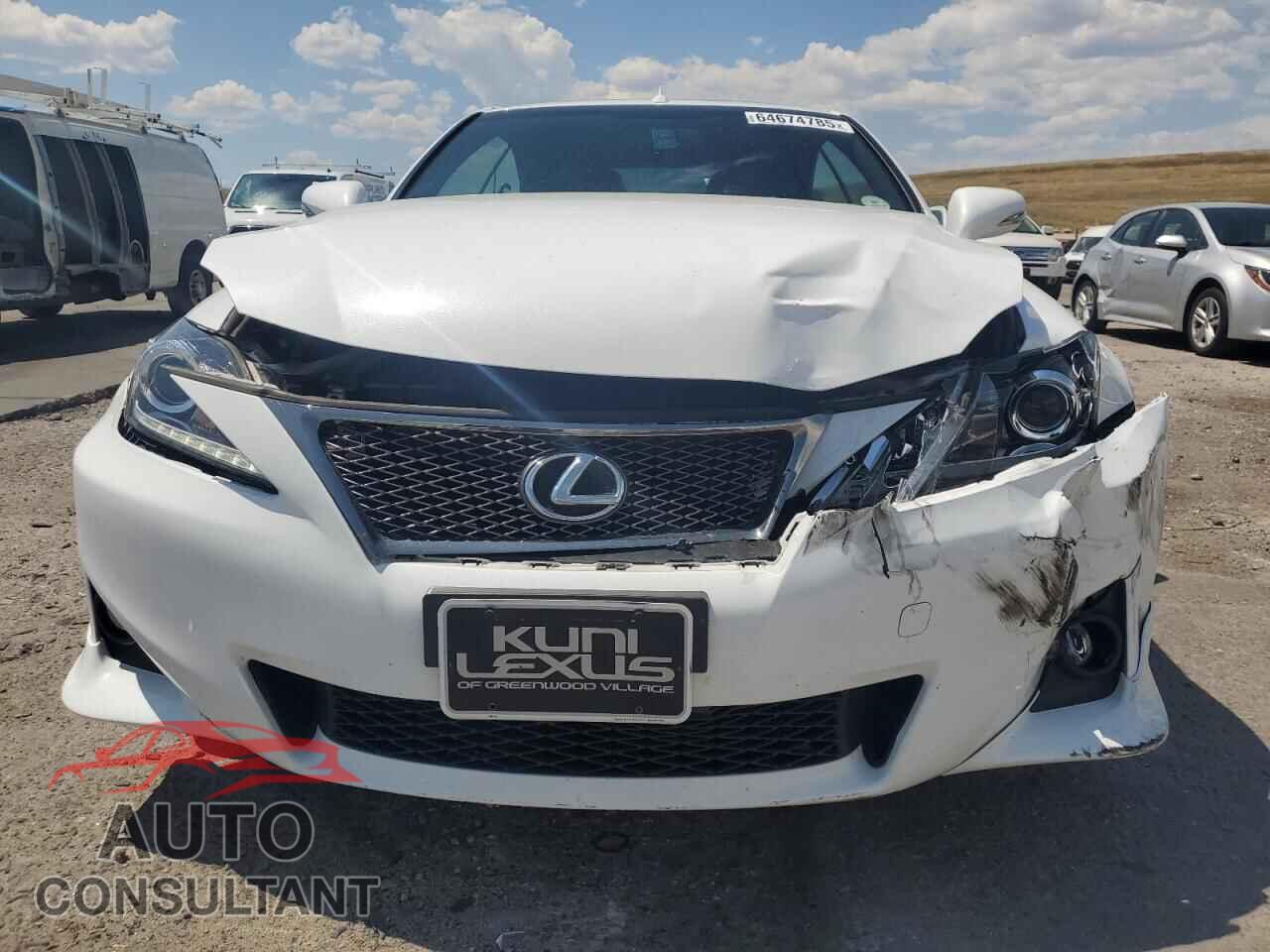 LEXUS IS 2015 - JTHFF2C2XF2531932