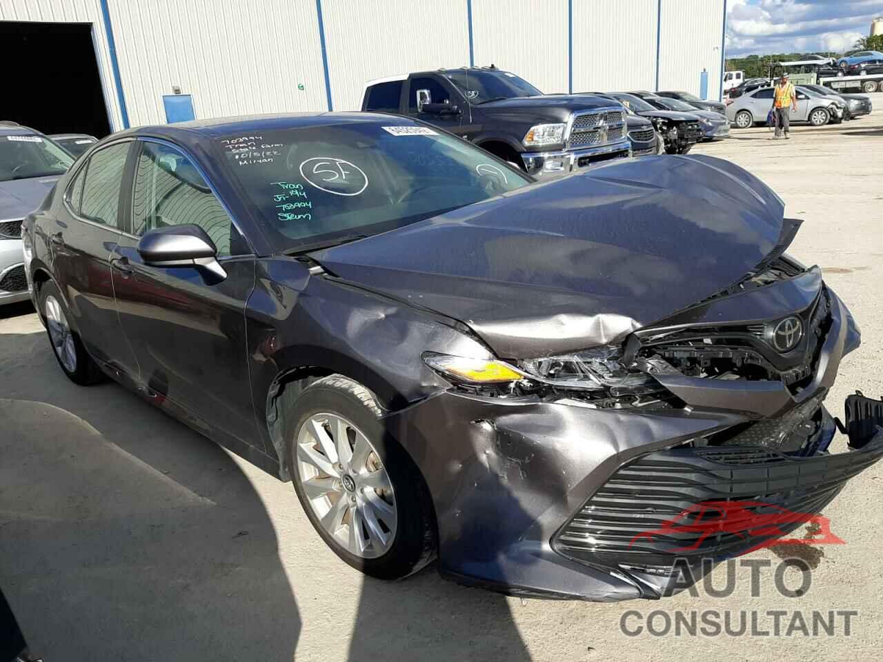 TOYOTA CAMRY 2018 - 4T1B11HK3JU155715