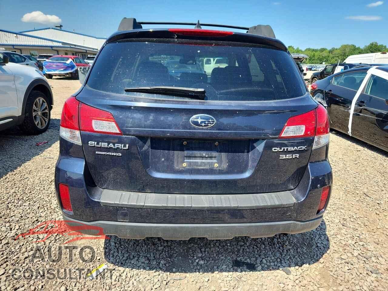 SUBARU OUTBACK 2013 - 4S4BRDJC7D2228324