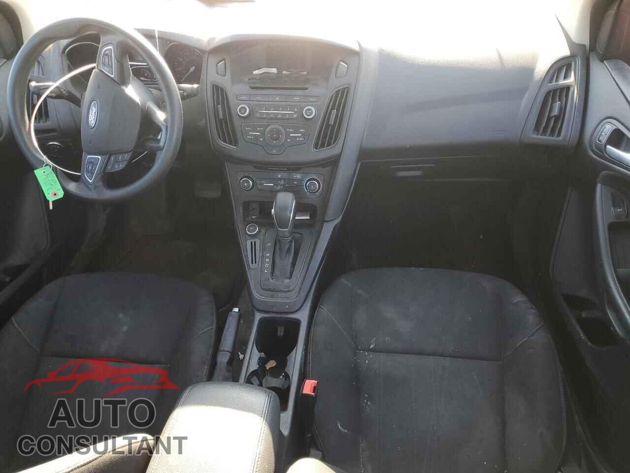 FORD FOCUS 2017 - 1FADP3F22HL326518