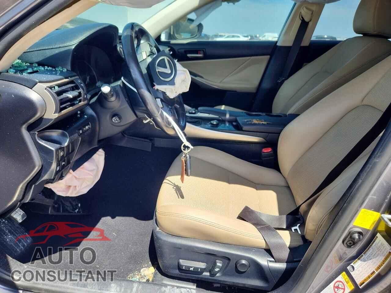 LEXUS IS 2017 - JTHBA1D26H5040328
