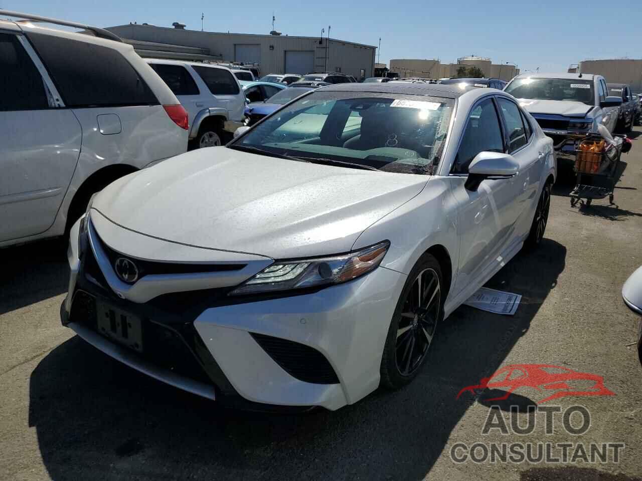 TOYOTA CAMRY 2018 - 4T1B61HK6JU025185