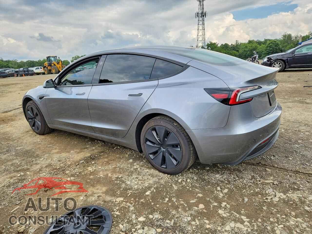 TESLA MODEL 3 2026 - 5YJ3E1EA5TF140895