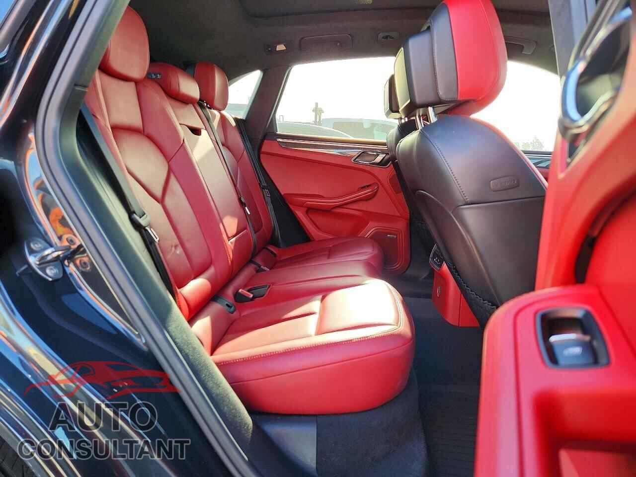 PORSCHE MACAN 2018 - WP1AF2A59JLB70445