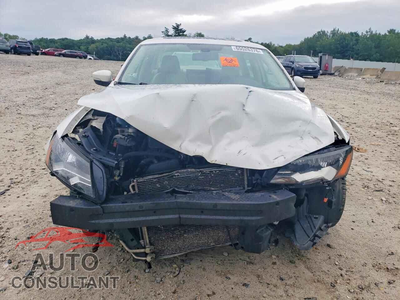 VOLKSWAGEN PASSAT 2015 - 1VWCV7A36FC007281