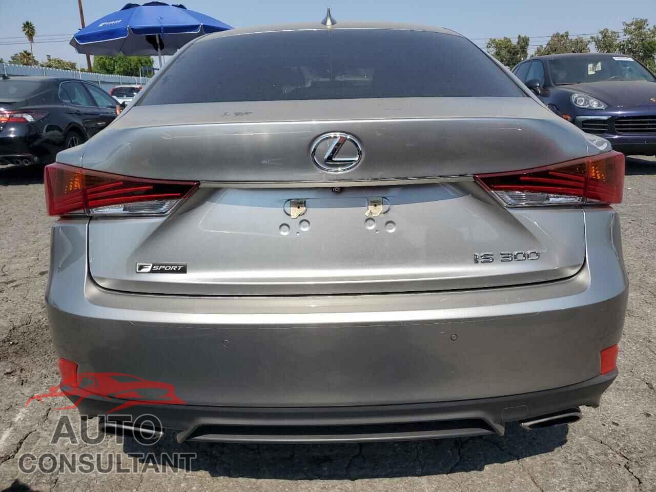 LEXUS IS 2018 - JTHBA1D23J5072871