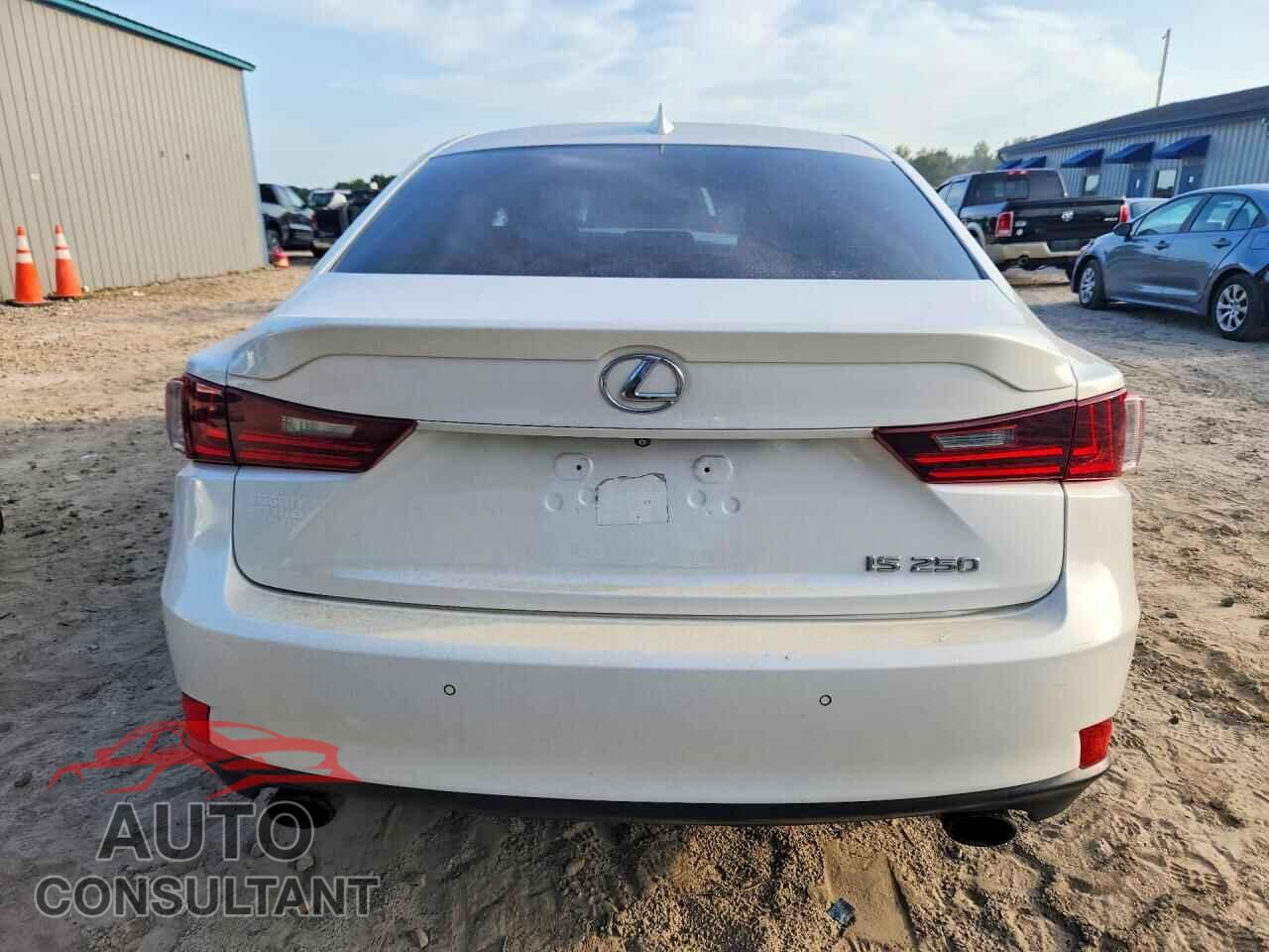 LEXUS IS 2015 - JTHBF1D28F5065827