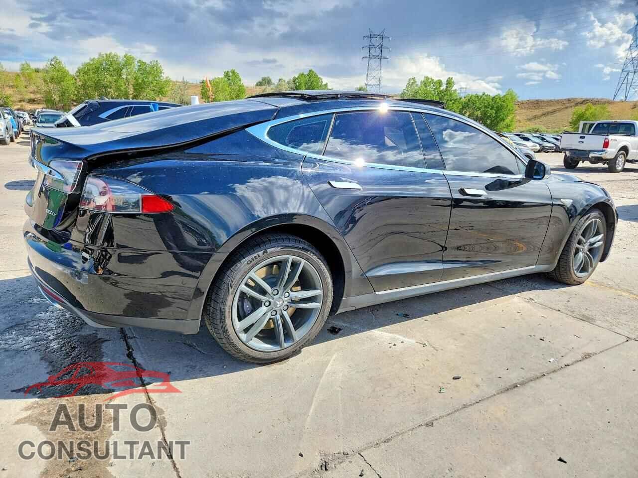 TESLA MODEL S 2015 - 5YJSA1E2XFF101904