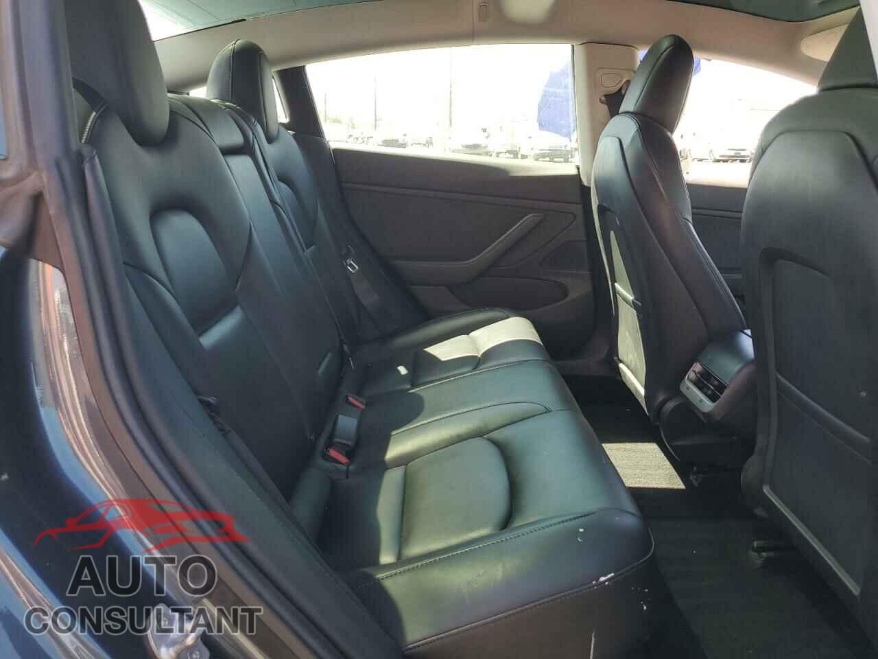 TESLA MODEL 3 2019 - 5YJ3E1EAXKF425364