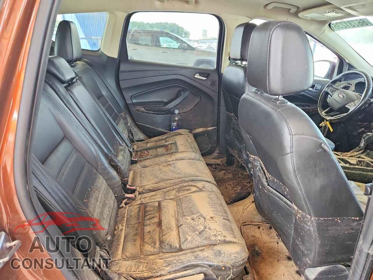FORD ESCAPE 2017 - 1FMCU9JD0HUE33843