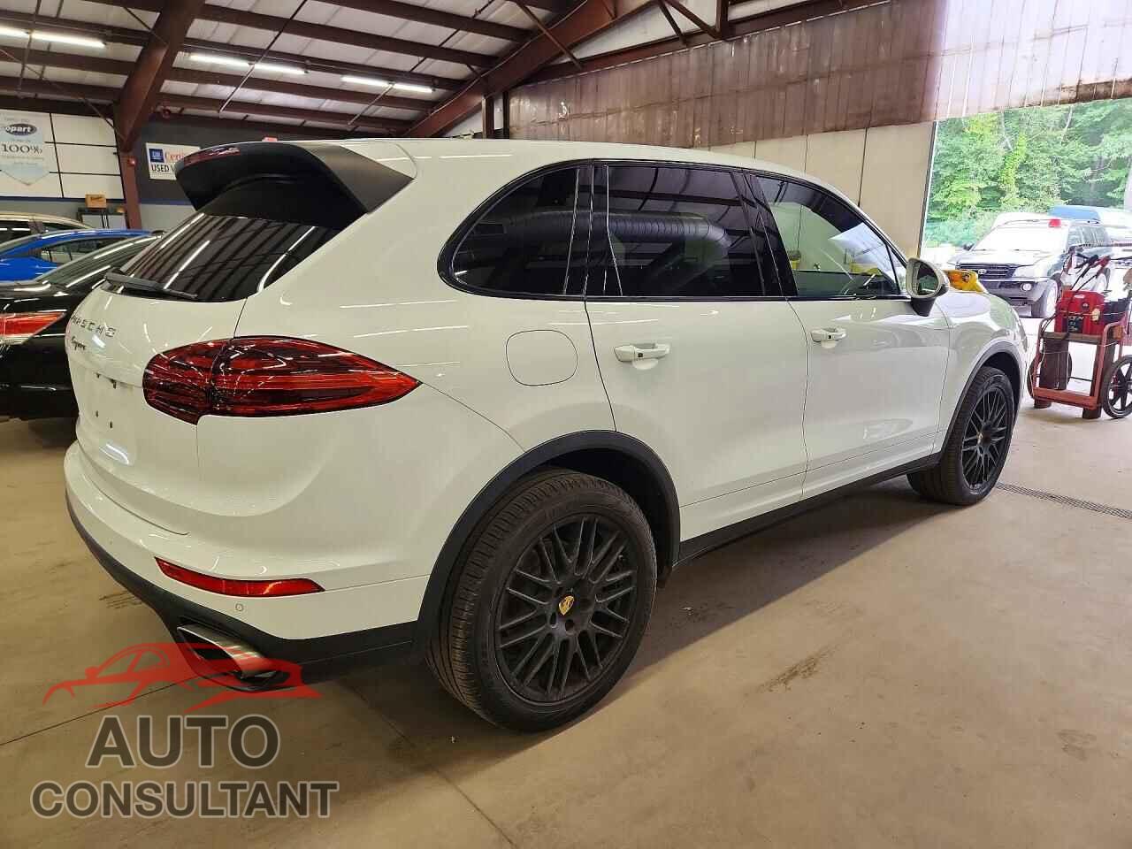 PORSCHE CAYENNE 2018 - WP1AA2A28JKA06145