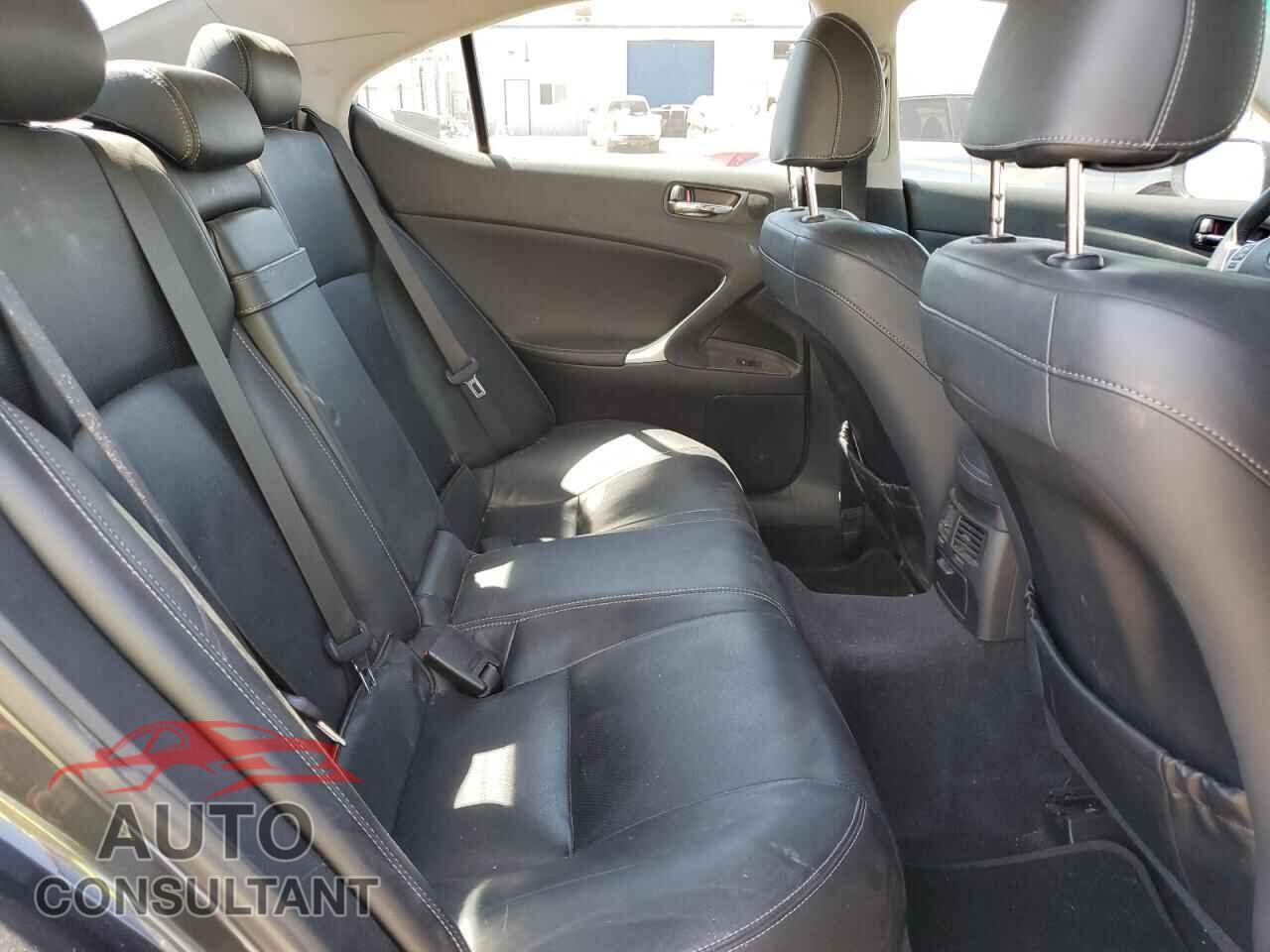 LEXUS IS 2011 - JTHBF5C25B5144245