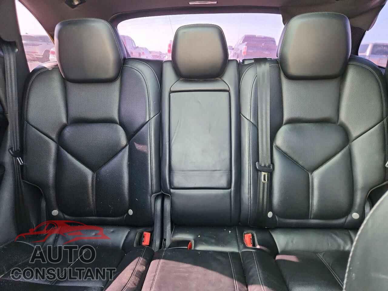 PORSCHE CAYENNE 2016 - WP1AA2A22GLA02336