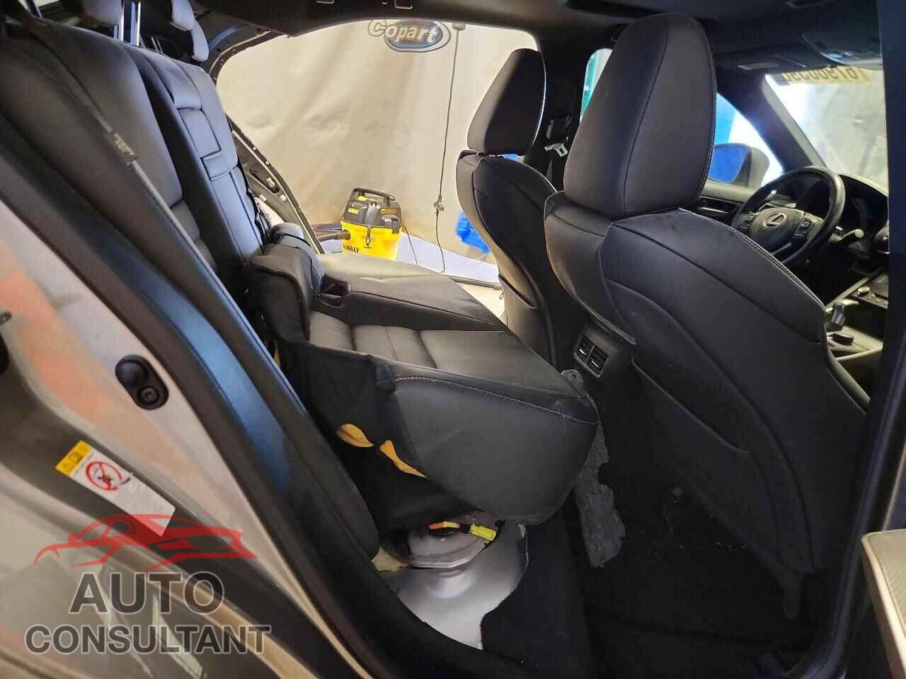 LEXUS IS 2017 - JTHBA1D21H5042827