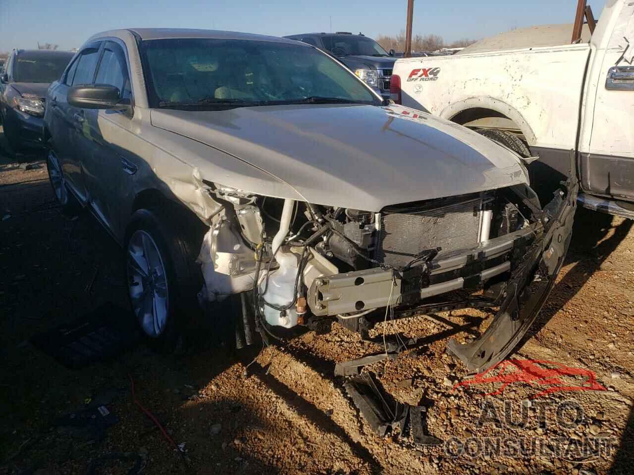 FORD TAURUS 2018 - 1FAHP2D84JG114043