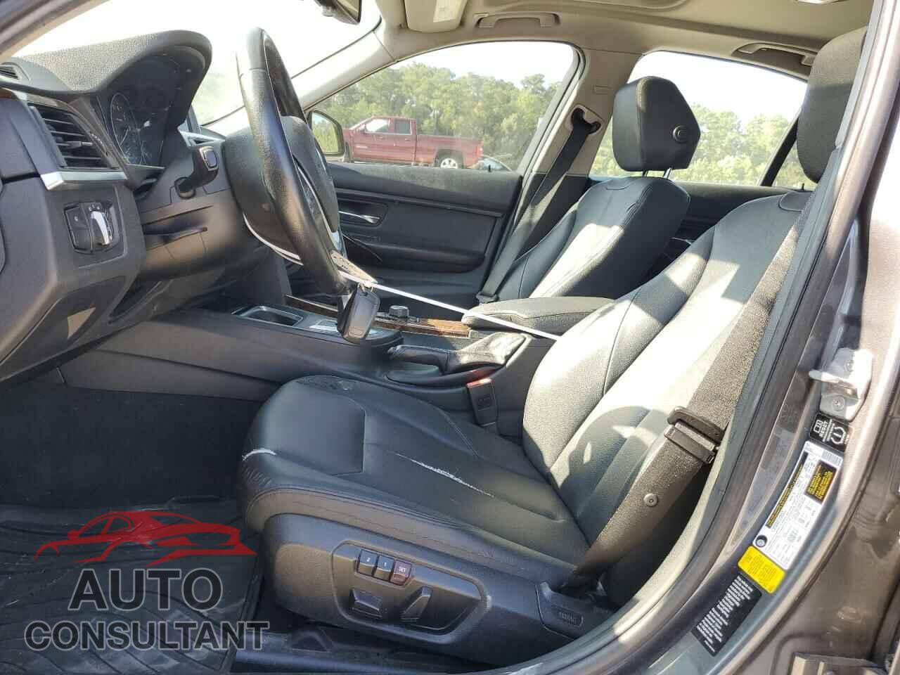 BMW 3 SERIES 2015 - WBA3C1C50FP116748