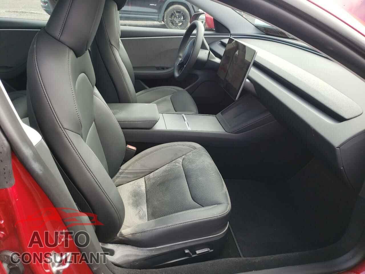 TESLA MODEL 3 2024 - LRW3E7FA8RC201063