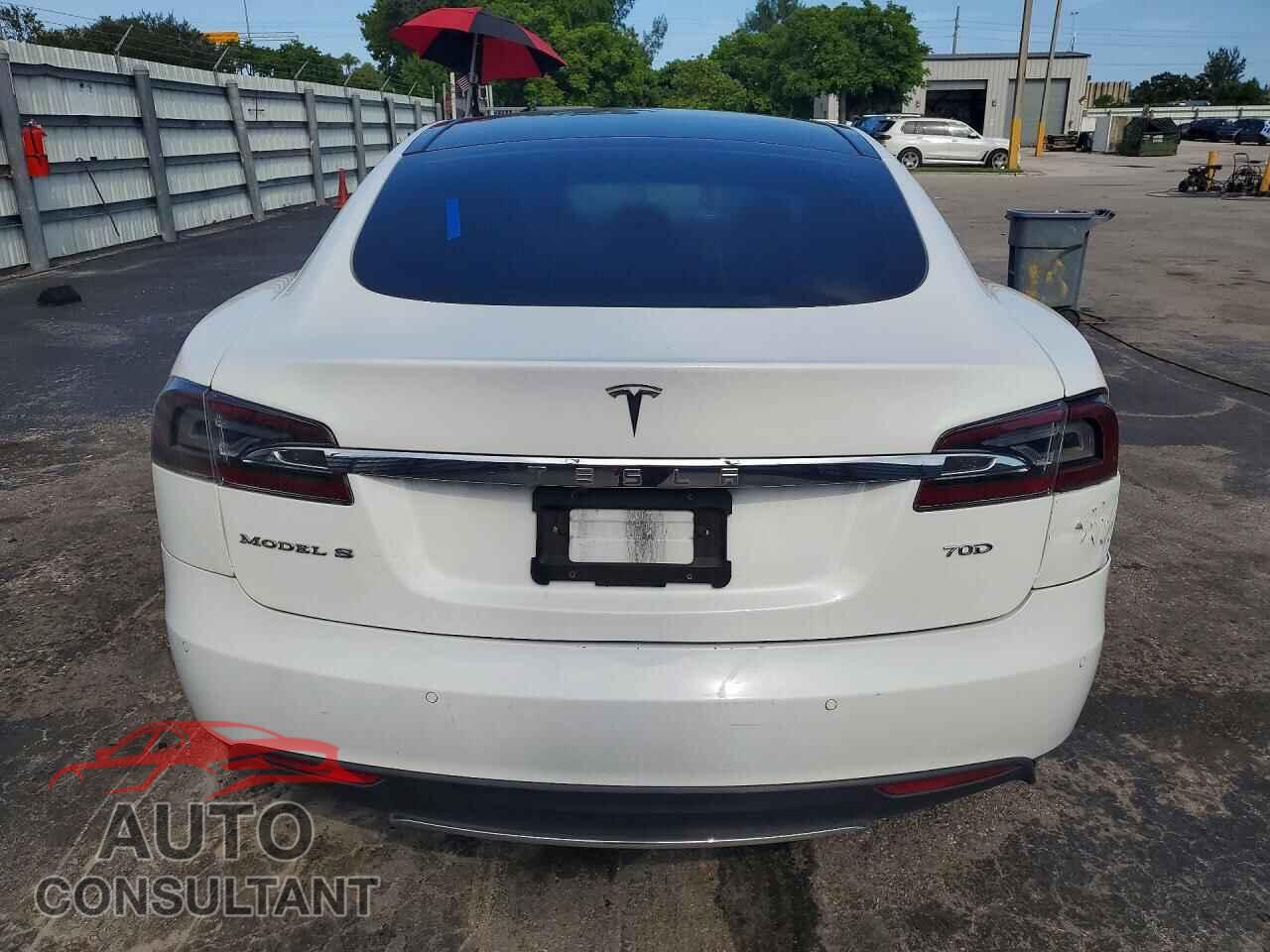 TESLA MODEL S 2015 - 5YJSA1S22FF096735