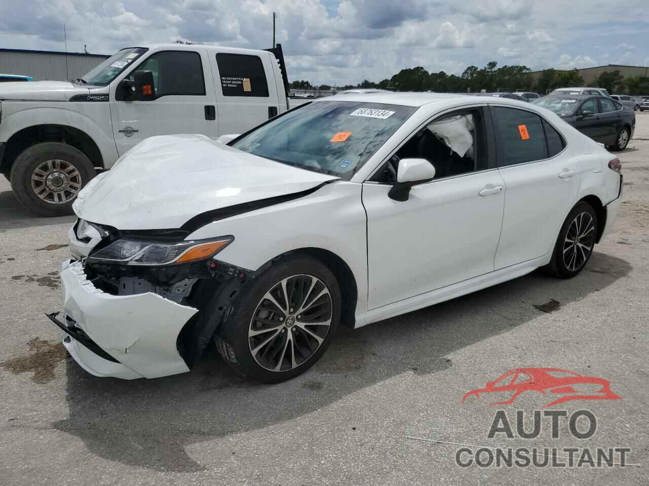 TOYOTA CAMRY 2018 - 4T1B11HK5JU662471