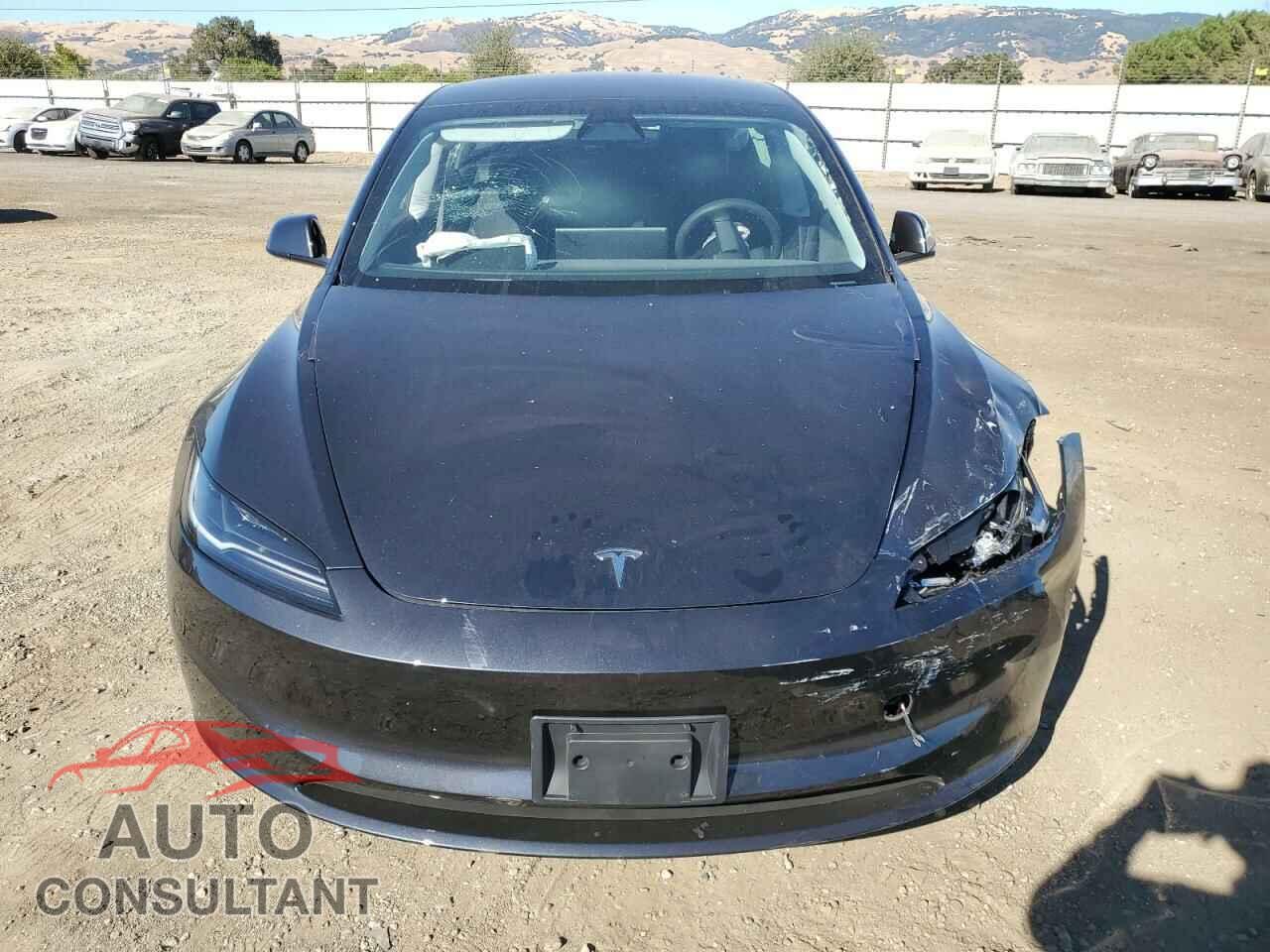TESLA MODEL 3 2024 - 5YJ3E1EA8RF743638