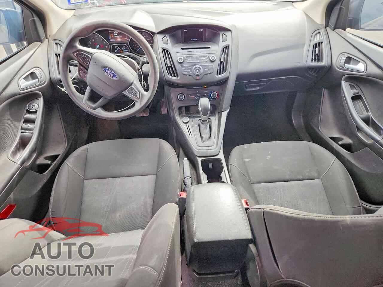 FORD FOCUS 2017 - 1FADP3F28HL204603