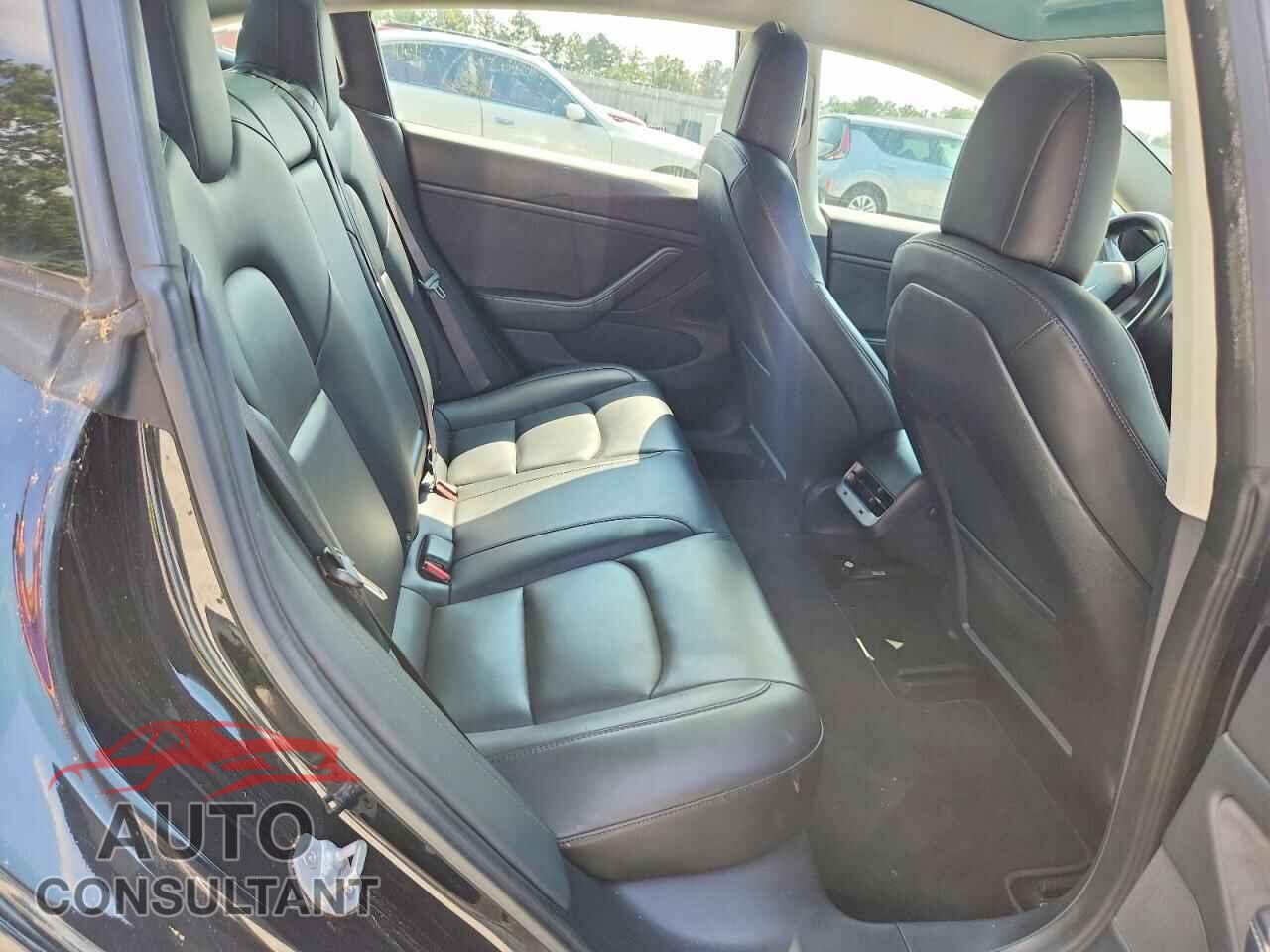 TESLA MODEL 3 2018 - 5YJ3E1EB3JF090438