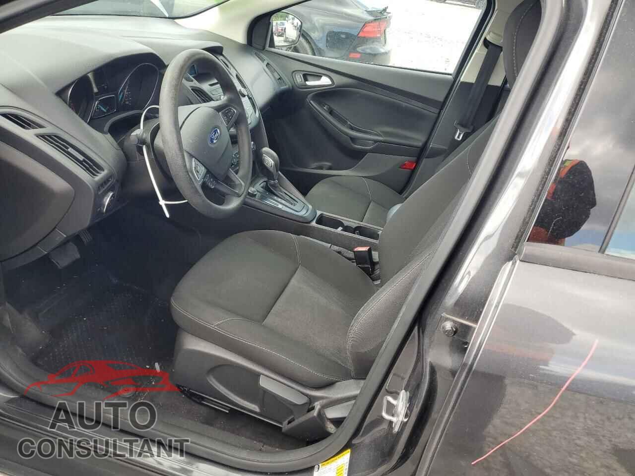 FORD FOCUS 2017 - 1FADP3F25HL306201