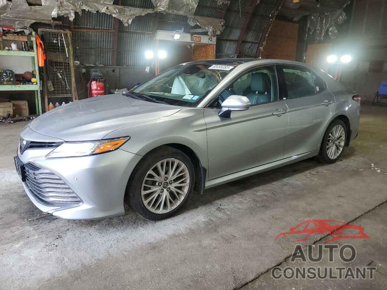 TOYOTA CAMRY 2018 - 4T1B11HKXJU026581